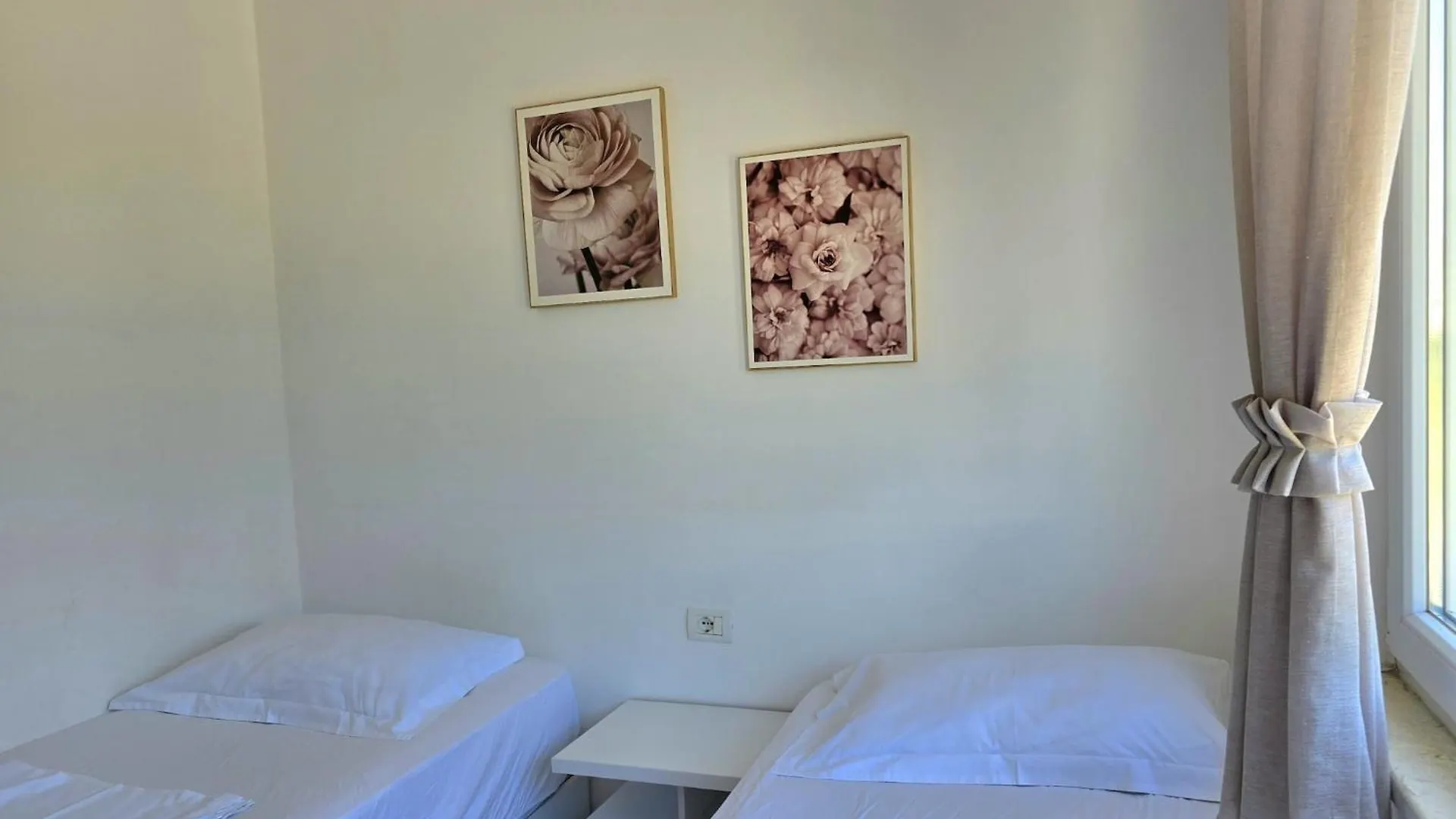 Holiday Home For Six Guests Plazhi San Pietro Lejlighed
